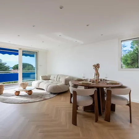 2-br Sea-view East Cannes