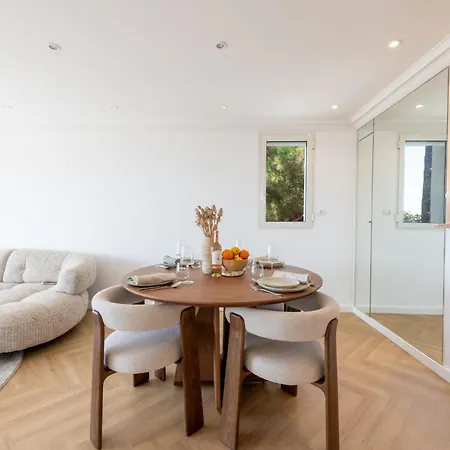 2-br Sea-view East Appartamento