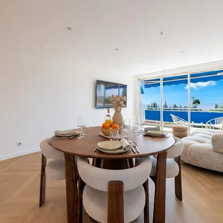 Appartamento 2-br Sea-view East